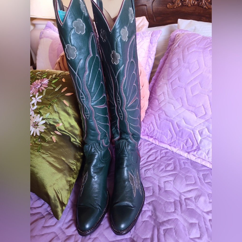 Gorgeous and Vintage Larry Mahan Green Boots